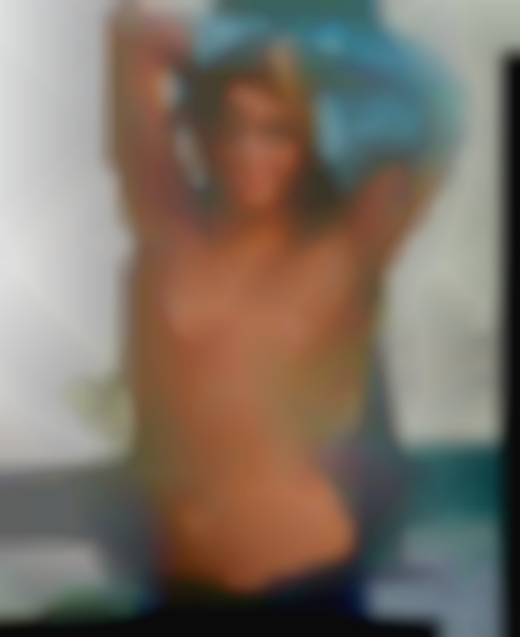 Bare legs and great mouth pussy pissing sound.