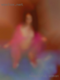 Beautiful woman ready to female hookups play in Parkersburg.
